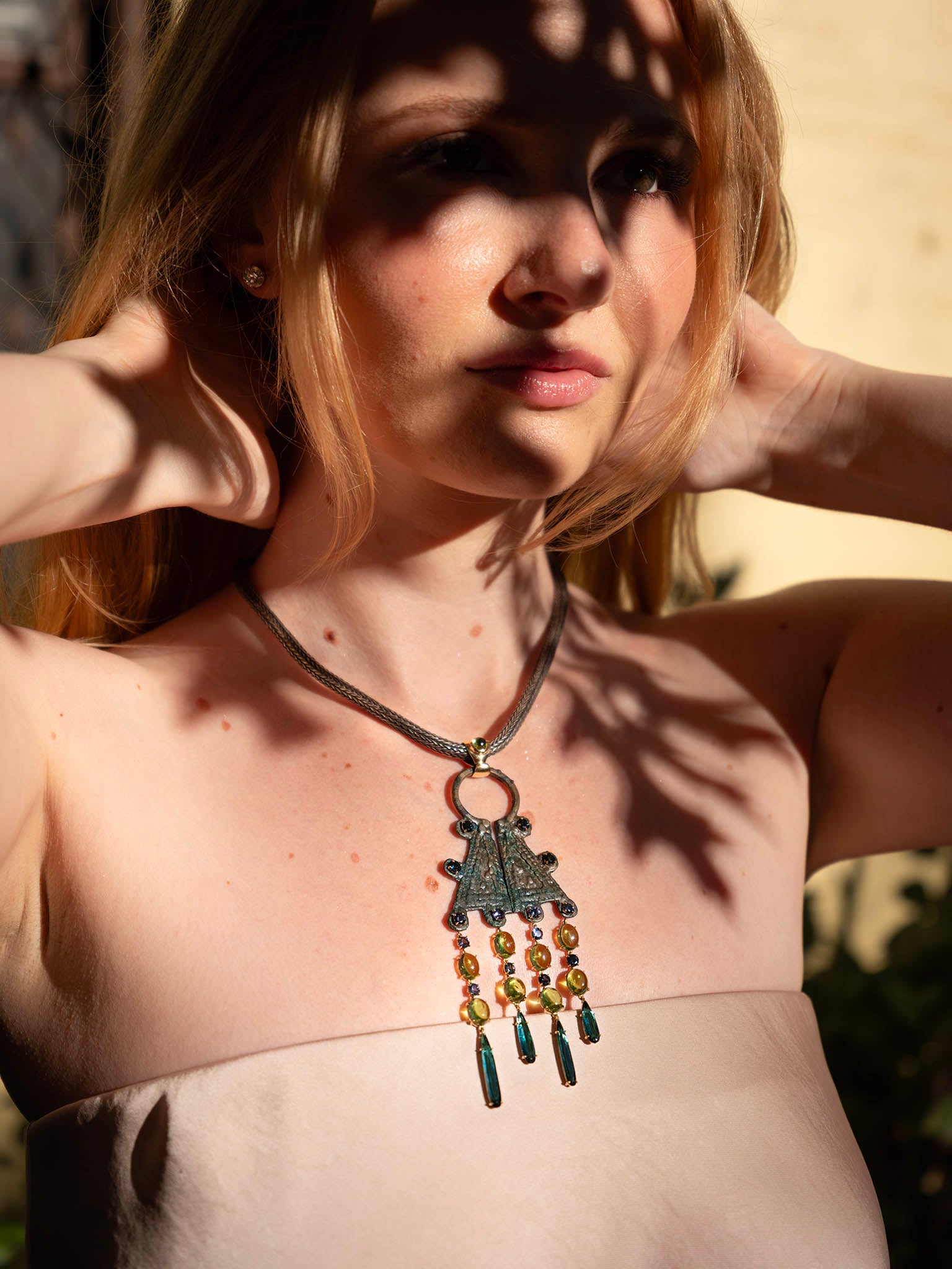 CURTAIN OF LOMBARD NECKLACE
