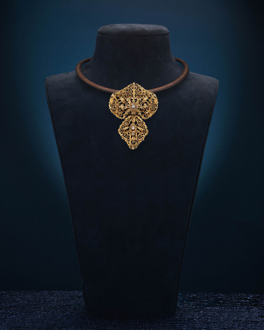 LADY OF LACE NECKLACE